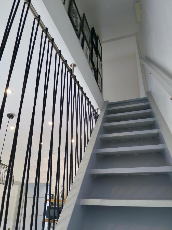 Apartment Duplex Contemporain Terrasse Exterieure Parking Leves
